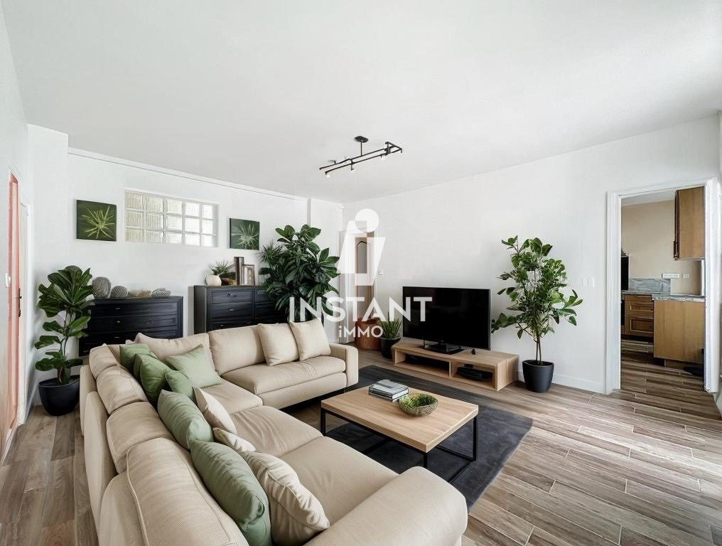 3 bedrooms Apartment in Creteil, France No. 174121