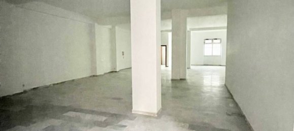 181m² Commercial property in Rende, Italy No. 305917 3