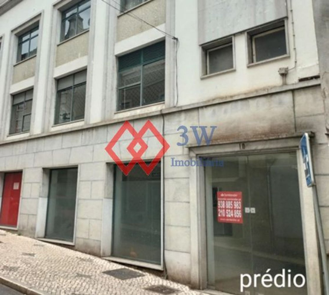 Propiedad comercial en Torres Novas, Portugal 215 m² No. 335302