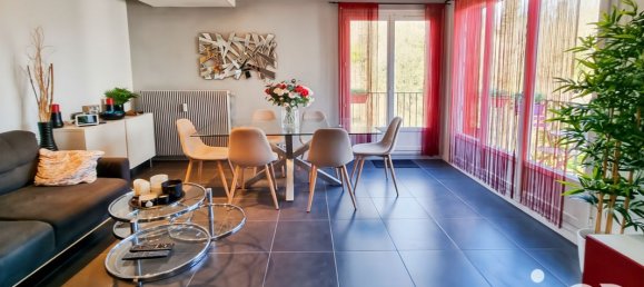 2 bedrooms Apartment in Saint-Maurice, France No. 331329 2