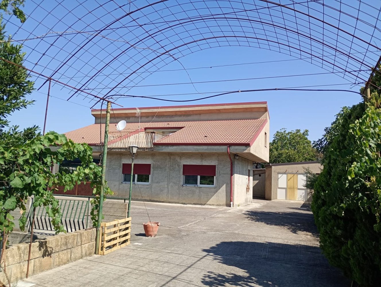 4 chambres Villa à Leonforte, Italy No. 403632