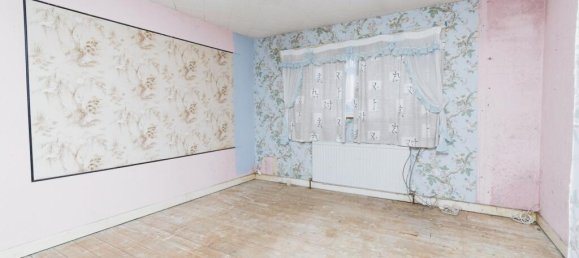 3 bedrooms House in Croydon, United Kingdom No. 8120 7