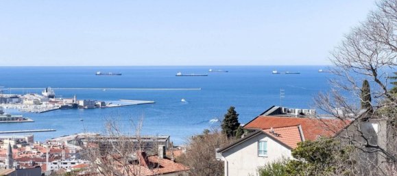3 bedrooms Penthouse in Trieste, Italy No. 97548 3