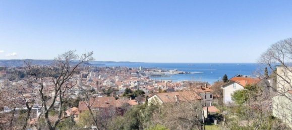 3 bedrooms Penthouse in Trieste, Italy No. 97548 2