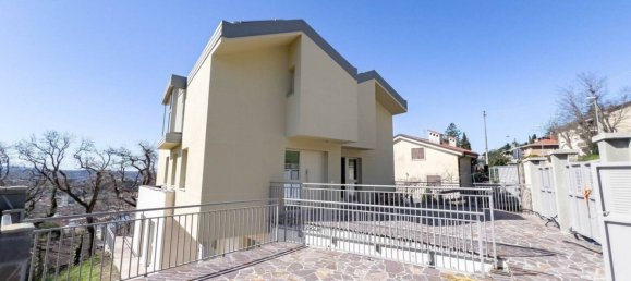 3 bedrooms Penthouse in Trieste, Italy No. 97548 14