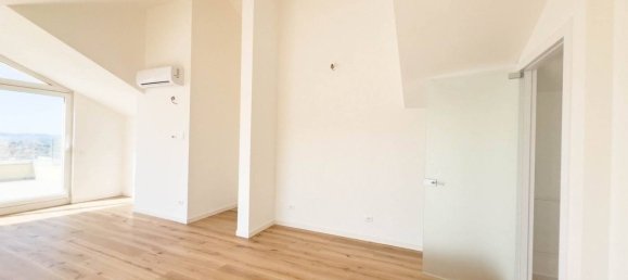 3 bedrooms Penthouse in Trieste, Italy No. 97548 8