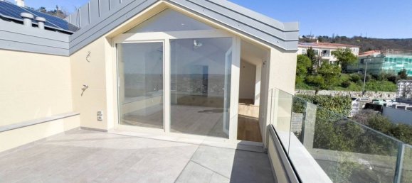 3 bedrooms Penthouse in Trieste, Italy No. 97548 5