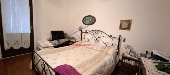 Apartamento de 2 habitaciónes en Arezzo, Italy No. 197777 8