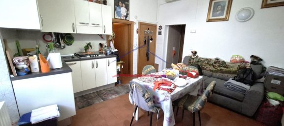 Apartamento de 2 habitaciónes en Arezzo, Italy No. 197777 7