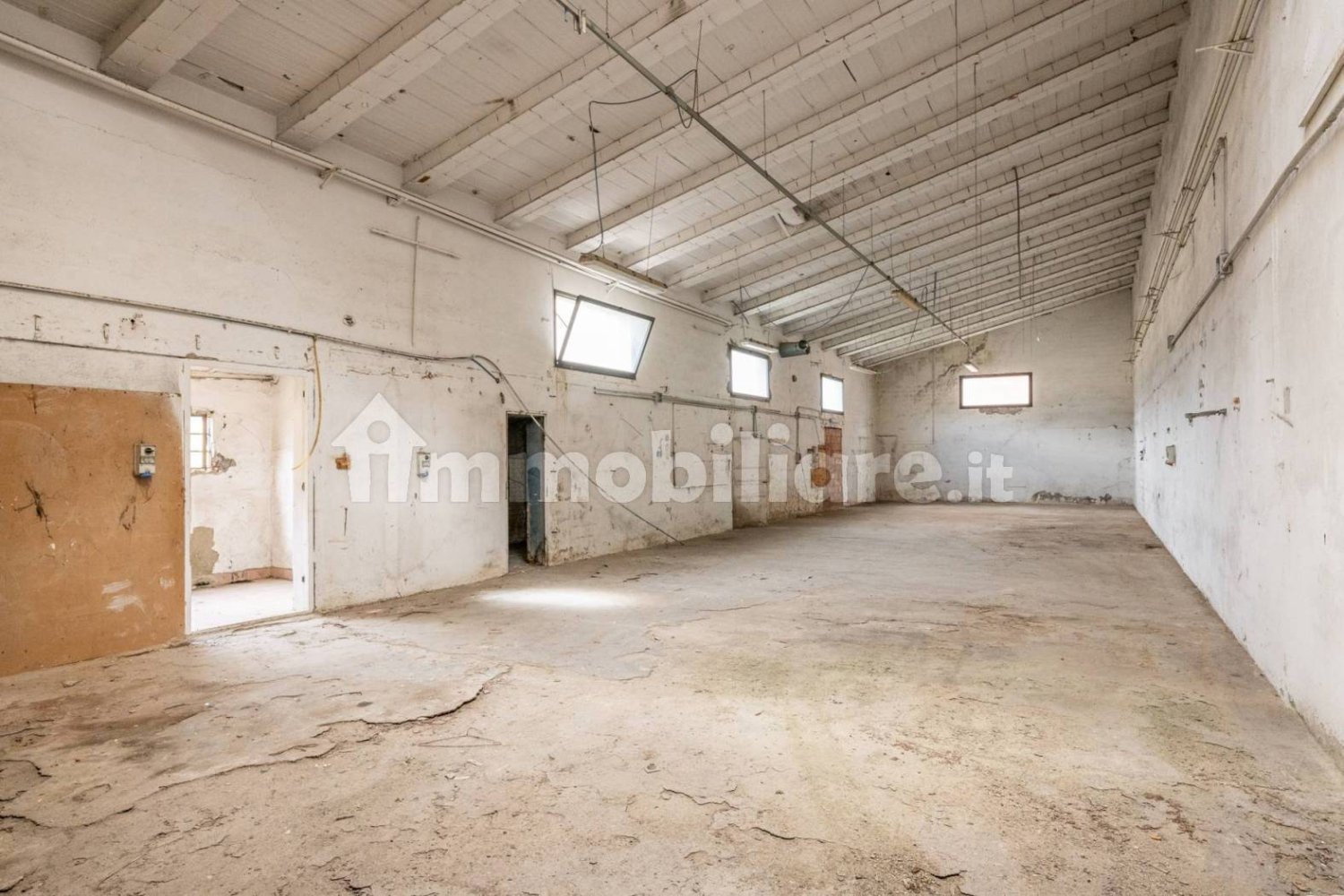 1 room Warehouse in Bientina, Italy No. 275159