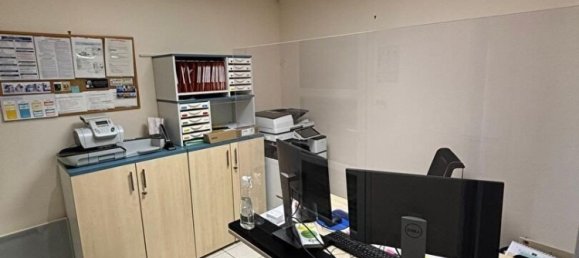 300m² Office in Morlaix, France No. 273906 4