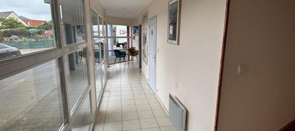 300m² Office in Morlaix, France No. 273906 7