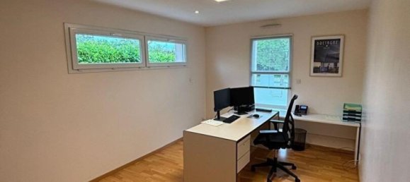 300m² Office in Morlaix, France No. 273906 6