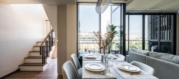 3 Schlafzimmer Doppelhaus in Phra Khanong, Thailand, Nr. 64845 10