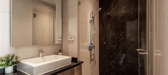 3 Schlafzimmer Doppelhaus in Phra Khanong, Thailand, Nr. 64845 29