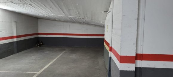  Garage in Zaragoza, Spain No. 65353 4