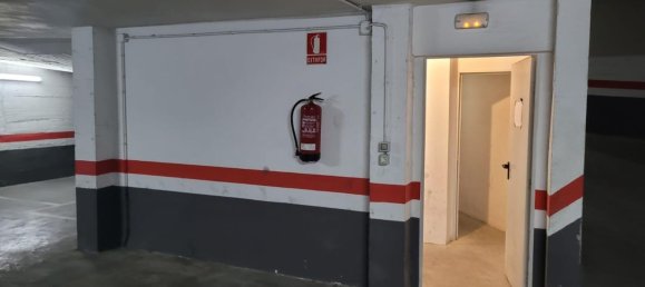  Garage in Zaragoza, Spain No. 65353 7