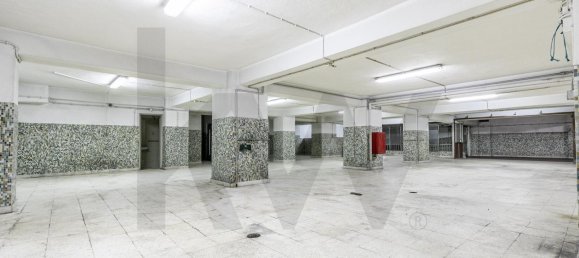 1550m² Commercial property in Lisbon, Portugal No. 111157 3