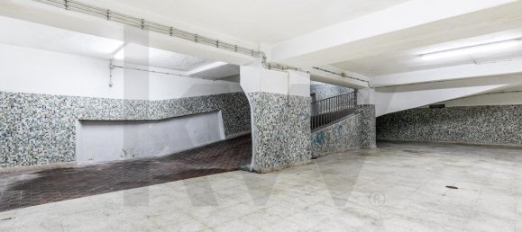 1550m² Commercial property in Lisbon, Portugal No. 111157 18