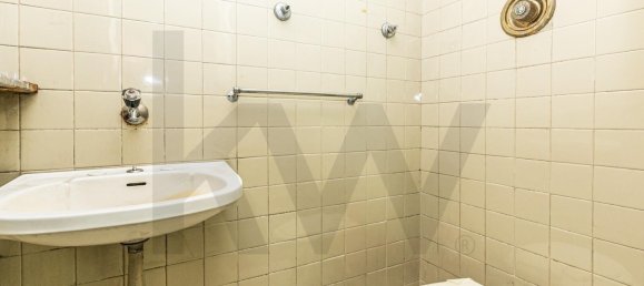 1550m² Commercial property in Lisbon, Portugal No. 111157 6