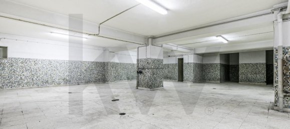 1550m² Commercial property in Lisbon, Portugal No. 111157 4
