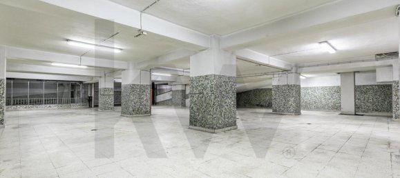 1550m² Commercial property in Lisbon, Portugal No. 111157 2