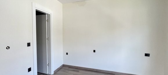 Villa de 3+1 en Kargicak, Turkey No. 7034 9