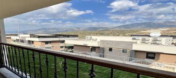 Villa de 3+1 en Kargicak, Turkey No. 7034 6