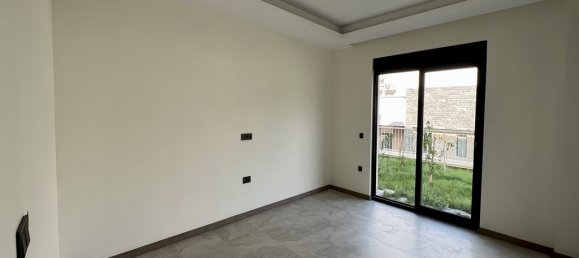 Villa de 3+1 en Kargicak, Turkey No. 7034 5