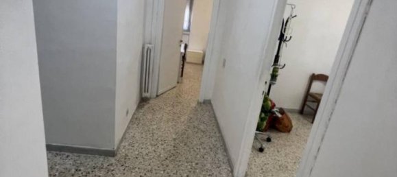 5 rooms Apartment in Latina, Italy No. 172440 2
