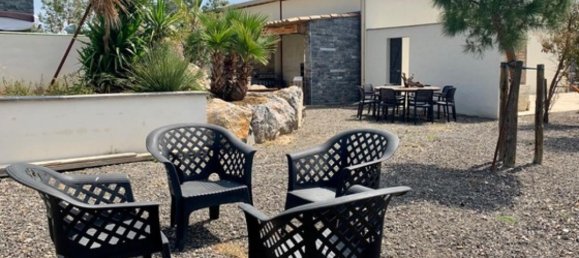 3 bedrooms House in Puissalicon, France No. 37990 3