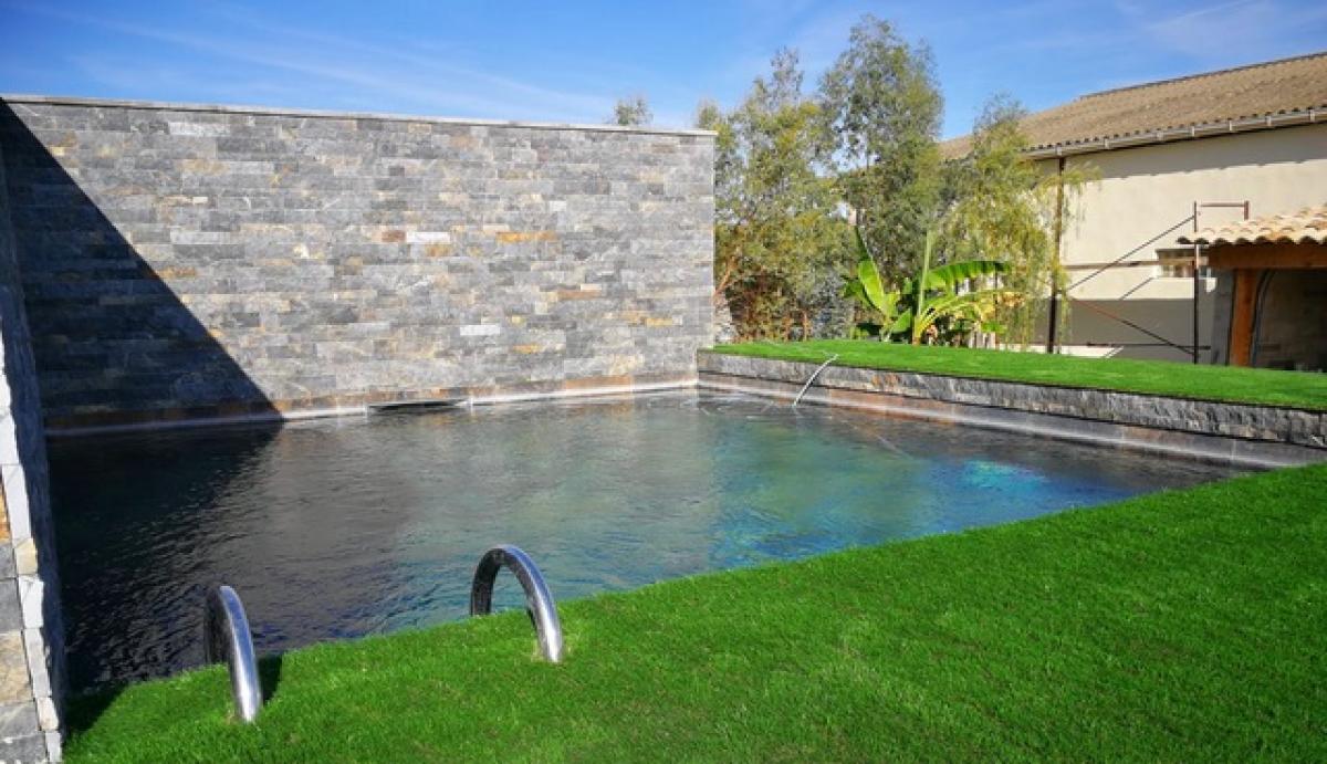 3 bedrooms House in Puissalicon, France No. 37990