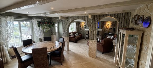 7 bedrooms Castles in Cantal, France No. 302742 4