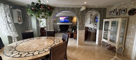 7 bedrooms Castles in Cantal, France No. 302742 6