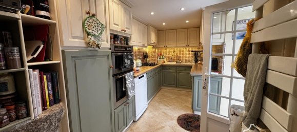 7 bedrooms Castles in Cantal, France No. 302742 10