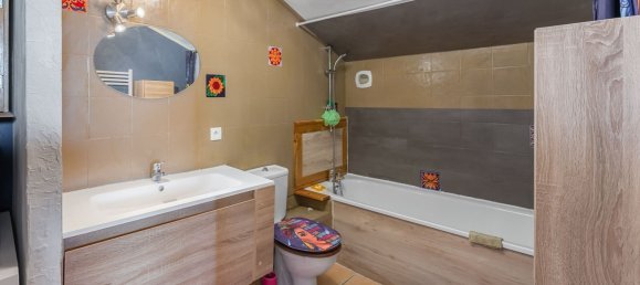 3 bedrooms Apartment in Les Belleville, France No. 1195 9