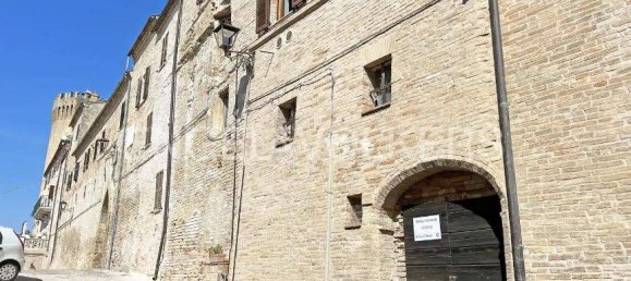 5 rooms Building in Moresco, Italy No. 146047 3