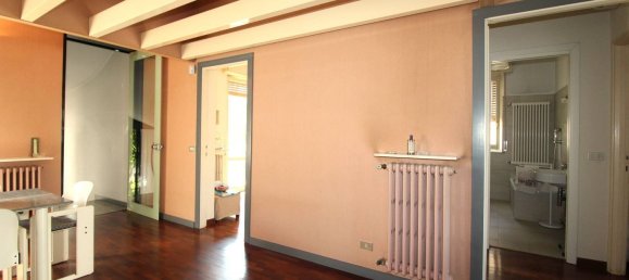 Villa de 4 habitaciónes en Lungavilla, Italy No. 259023 16