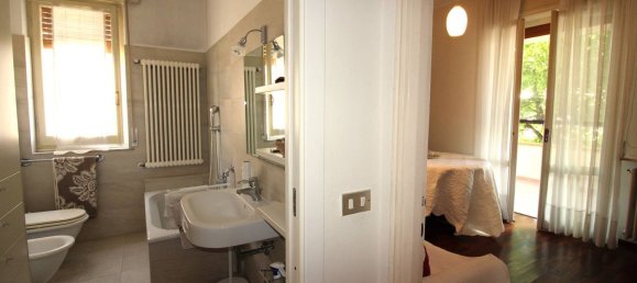 Villa de 4 habitaciónes en Lungavilla, Italy No. 259023 19