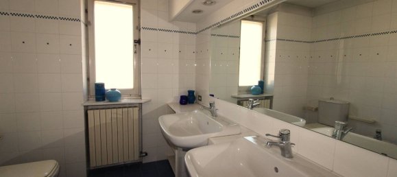 Villa de 4 habitaciónes en Lungavilla, Italy No. 259023 31