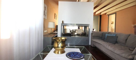 Villa de 4 habitaciónes en Lungavilla, Italy No. 259023 15