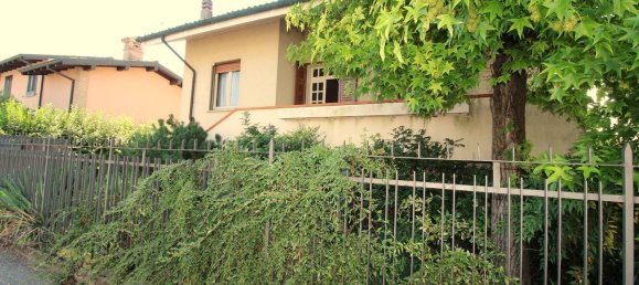 Villa de 4 habitaciónes en Lungavilla, Italy No. 259023 2