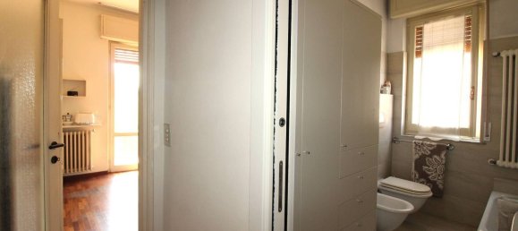 Villa de 4 habitaciónes en Lungavilla, Italy No. 259023 18