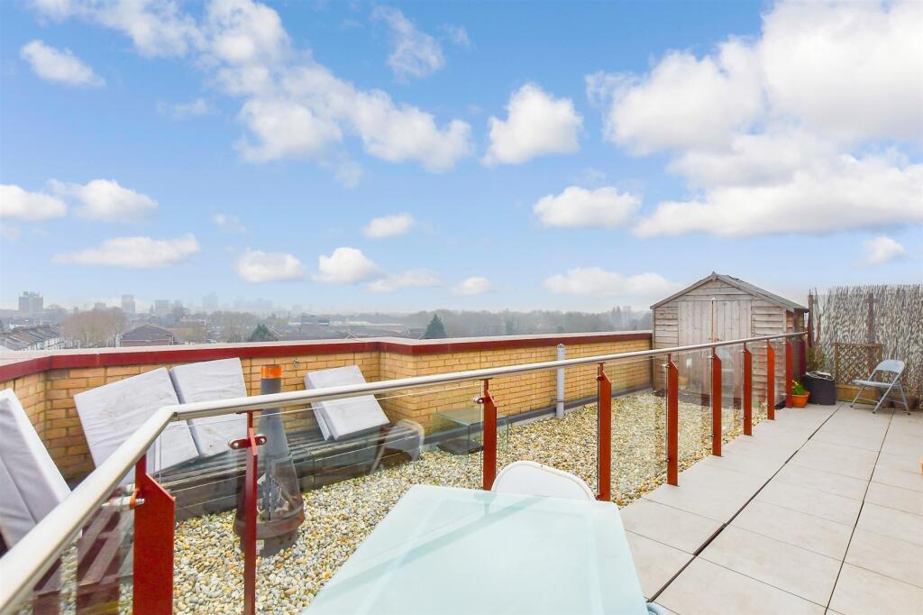 2 bedrooms Apartment in Leyton, United Kingdom No. 4038