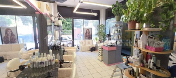 1 room Commercial property in Como, Italy No. 341040 2