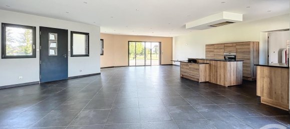 4 bedrooms House in Maizieres-la-Grande-Paroisse, France No. 230764 4