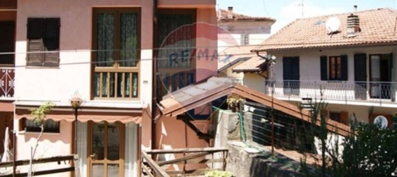 Casa de 3 dormitorios en Masciago Primo, Italy No. 327952 2