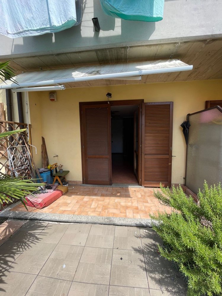 3 Schlafzimmer Wohnung in Monvalle, Italy, Nr. 393409