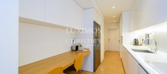 3 bedrooms Apartment in Porto, Portugal No. 108023 10