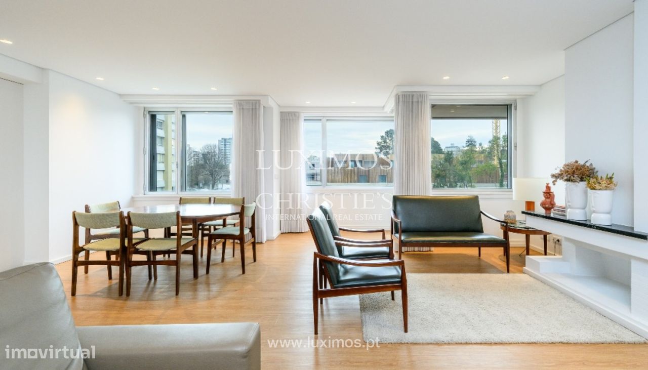 3 bedrooms Apartment in Porto, Portugal No. 108023